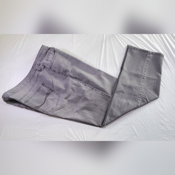 BANDOLINO Jeans Mandie Straight Leg Stretch Gray Denim - Plus Size 20W - Picture 2 of 7